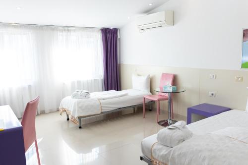 Hotel Christina Plus - image 9