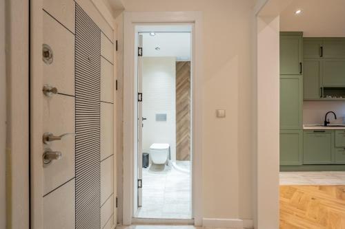 Elegant & Stylish 2-Bedroom Apartment, Sofia (Foto 8)