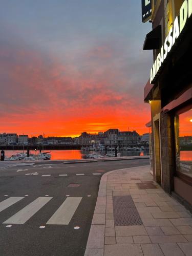 Ambassadeur Hotel - Cherbourg Port de Plaisance - 숙소 외관