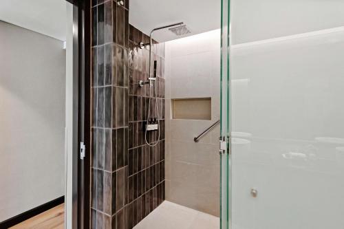Superior Double Room image 6