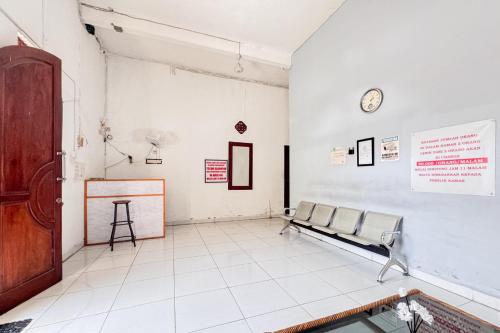 RedDoorz at Wisma Hiro Dwikora Palembang – Palembang, ID