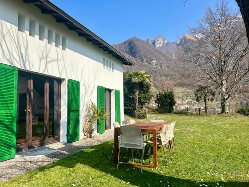 Gem in the nature- huge garden & view in Rovio