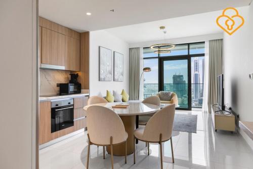 Keysplease 2 BR Beach Vista, Emaar Beachfront, Dubái