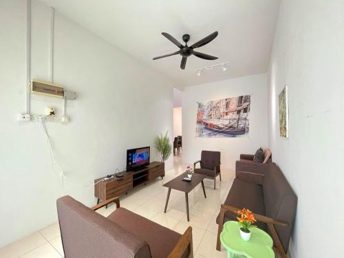 Jovial Single Storey Cozy Haus 9Pax