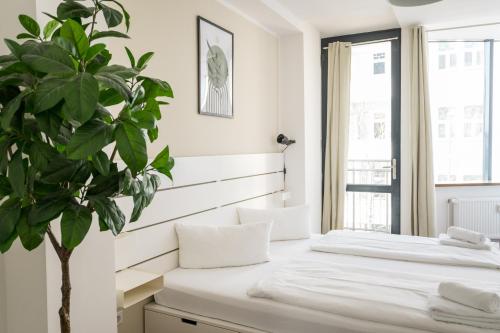 Bed, Fantastic 2 Bedroom Apartment in Treptow