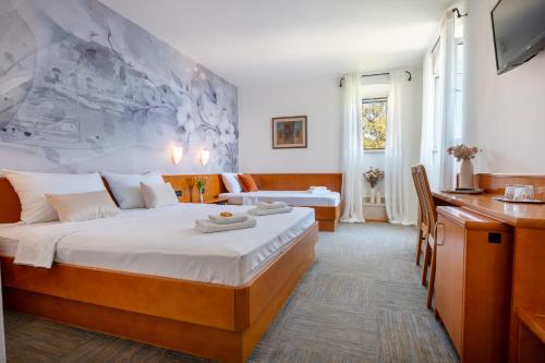 โรงแรมคาสติล (Hotel Kastil) in บราค ไอส์แลนด์