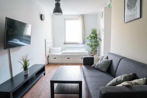 Fantastic 2 Bedroom Apartment - image 14