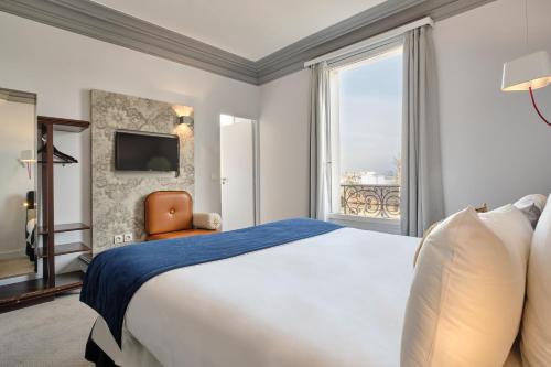 Hotel Atrium - image 5