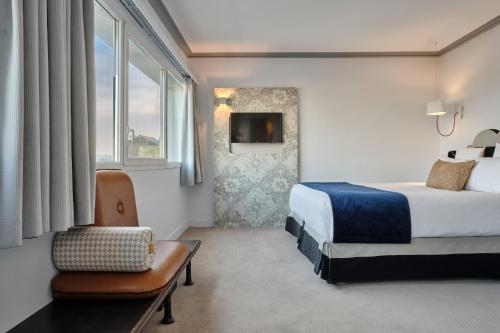 Hotel Atrium - image 3