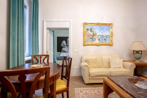 Spanish Steps Luxury Apartment, Рим (фото 5)
