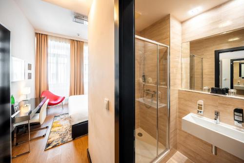 Grand Majestic Hotel Prague - image 12