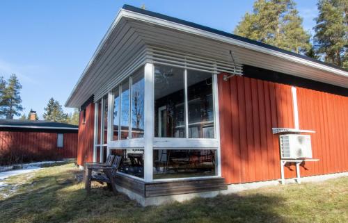 . Kraatterimökki