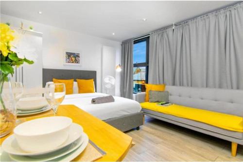 New Modern Studio in Bricklane, London