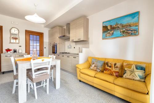 Terrace with sea view and barbecue