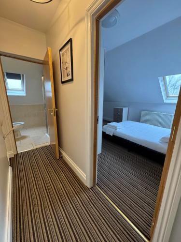Parkside International Hotel - image 3