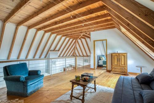 Authentic Charming House WIFI Swimming Pool 10 ppl in Nojals-et-Clotte