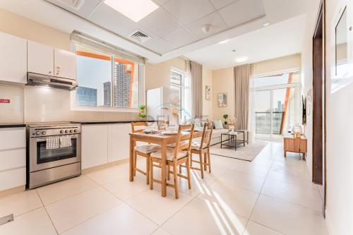 Steps from Retail Stores and Sports Facilities 1BR, Binghatti Gateway, Al Jaddaf by Deluxe Holiday Homes, Дубай (фото 4)