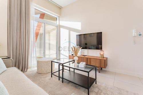 Steps from Retail Stores and Sports Facilities 1BR, Binghatti Gateway, Al Jaddaf by Deluxe Holiday Homes, Дубай (фото 7)