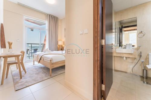 Steps from Retail Stores and Sports Facilities 1BR, Binghatti Gateway, Al Jaddaf by Deluxe Holiday Homes, Дубай (фото 9)