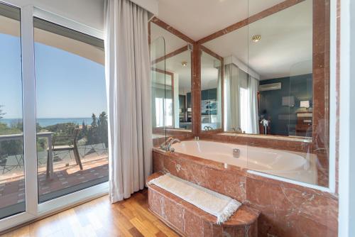 Kamar Mandi, Hotel Piedra Paloma by Croma in Estepona
