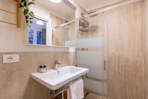 Rome As You Feel - Trastevere Nest with Secret Patio, Rome (photo 7)