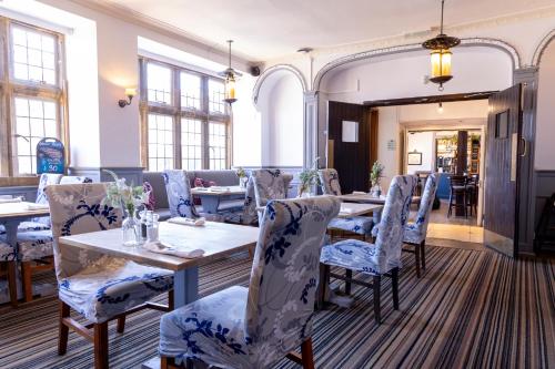 Cromwell Lodge Hotel by Greene King Inns in บันบูรี่