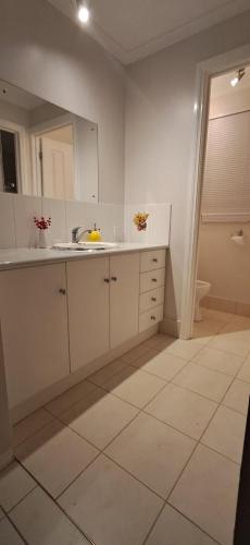 south Brighon 4 mins to beach near cafe shops in Brighton