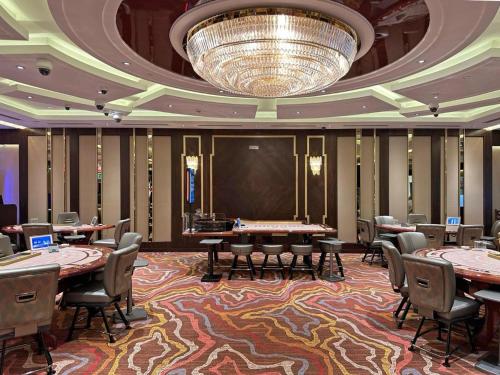 كازينو, Hotel London 1889 & Casino in باتومي