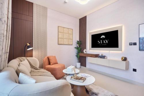 STAY BY LATINEM Luxury 1BR Holiday Home CVR A704 near Downtown, Dubai (Foto 2)