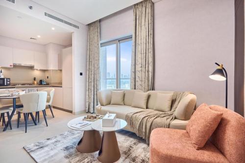 STAY BY LATINEM Luxury 1BR Holiday Home CVR A704 near Downtown, Dubai (Foto 6)