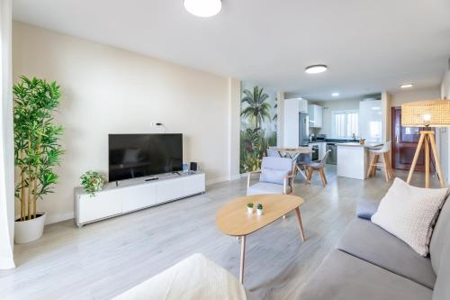 Two-Bedroom Apartment with Sea View image 10