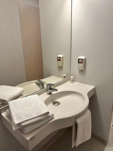 Fasthotel Laval - image 11