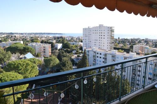 Appartement 2P vue mer Antibes in Laval