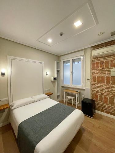 Hostal Madrid - image 13