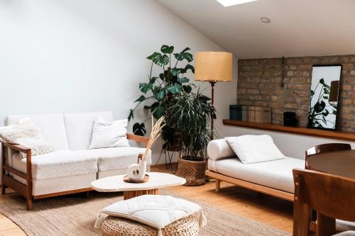 White Loft Riga in City Center with 2 King Size Beds