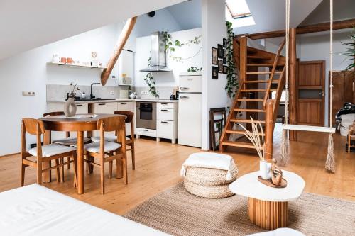 White Loft Riga in City Center with 2 King Size Beds, Rīga (photo 4)