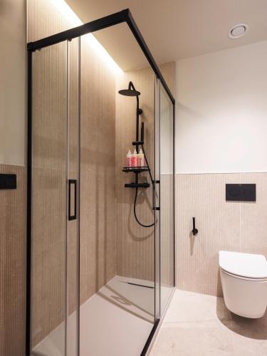 Medium Room image 4