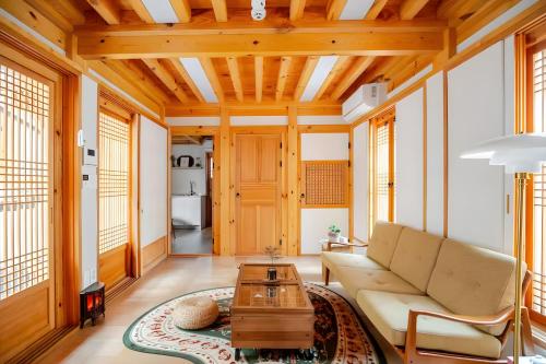 Numaru Stay - Luxury Private Hanoks in Seochon, Seoul, Seoul (photo 3)