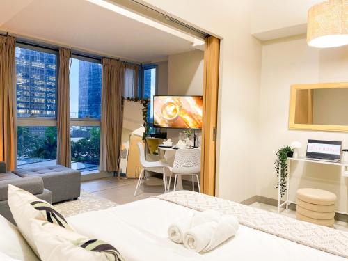 Prime BGC 1BR Near Mitsukoshi Mall #upt16m, Manila