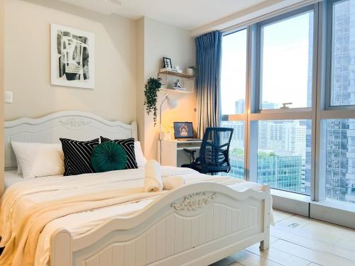 Upscale BGC Stay Near Mitsukoshi #upt130g, Manila