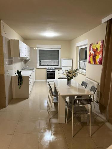 Konyha, Sands Dom Szteklin in Steklin