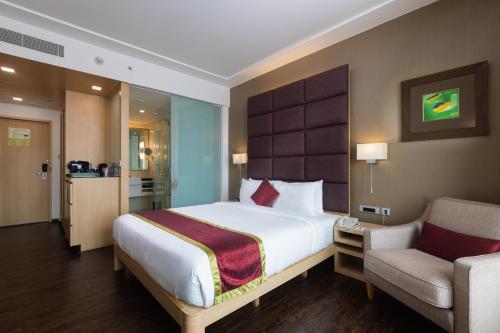 room detail thumbnail 1