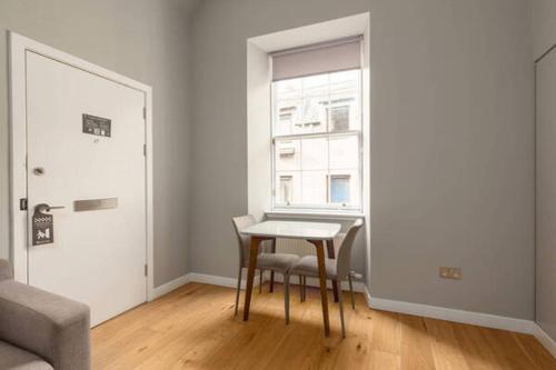 Destiny Scotland Apartments at Canning Street Lane - image 4
