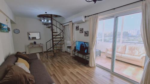 STAY Sea and Salt Lake Panoramic View Apt