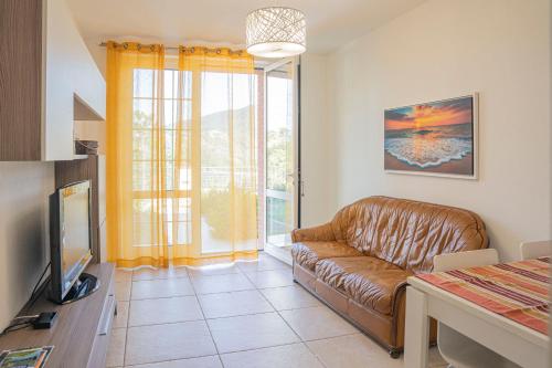  065 - VILLA LETIZIA, Elegante 2 PISCINA e Natura, 10 minuti da MARE e SPIAGGIE in Casarza Ligure