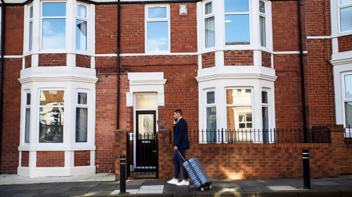 Exterior view, West Beck House Newcastle - Spacious Double Room in North Shields