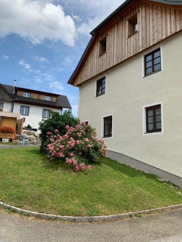 A szálláshely kívülről, Biohof Gölly (Biohof Golly) in Zeutschach