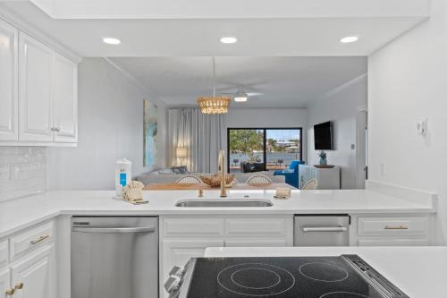 Shipwatch Riverside E104 in Parasol Nyugat