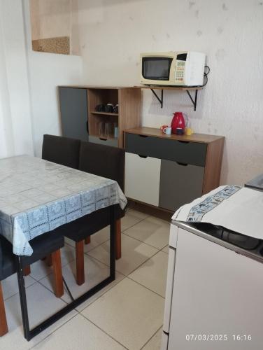 キッチン, Apartamento 01 Jardim Peri Quarto Cozinha Banheiro in カショエイリーニャ