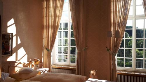 Hotel Burg Bollendorf – Bollendorf, WI